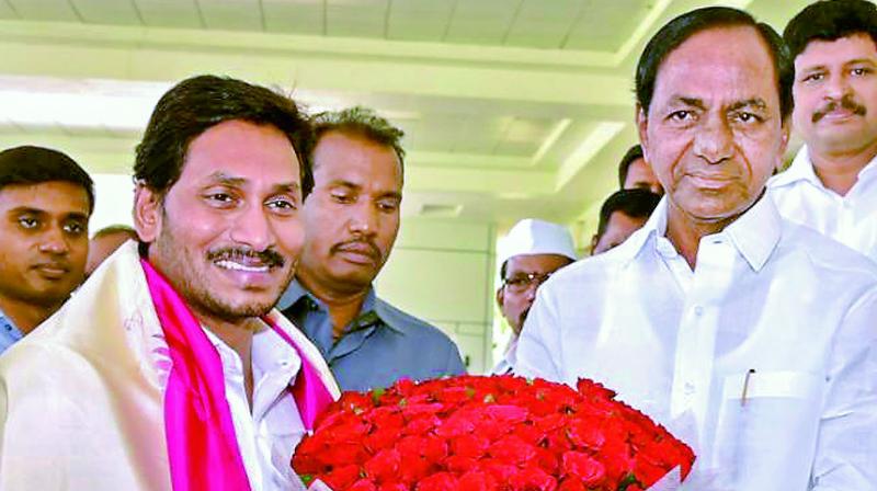 Chandrasekhar Rao, Jagan Mohan Reddy discuss river water issues