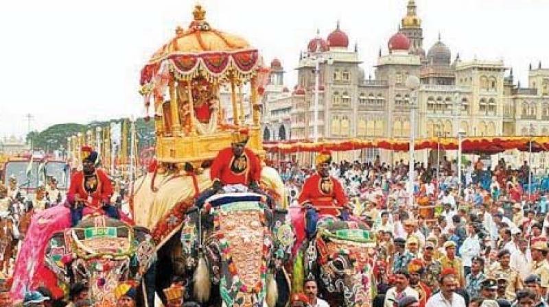 Political crisis casts its shadow on Dasara