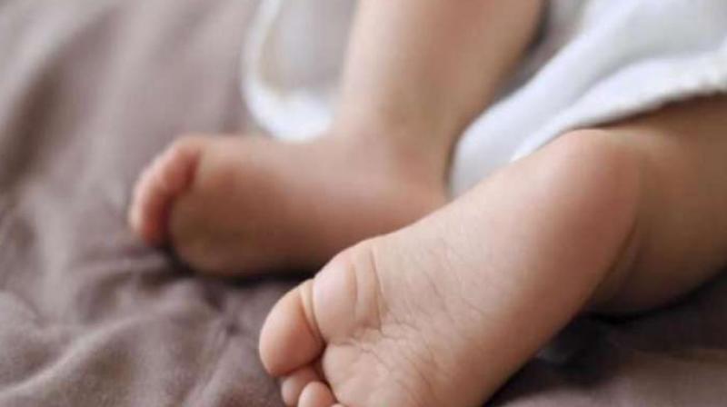 1-year-old slips from grandfather\s hand down 11 stories