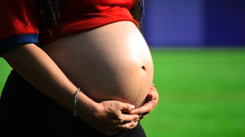 Pregnant women should consult with their doctor before choosing a supplement. (Photo: Pixabay)
