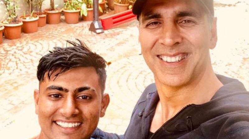 Here\s what Akshay Kumar\s fan did for the star, watch video
