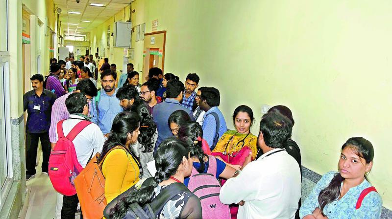 Niloufer Hospital doctors boycott their duties after attack on a doctor by an attendant of a patient who  manhandled a doctor late in early morning while on duty. (Photo: GANDHI)