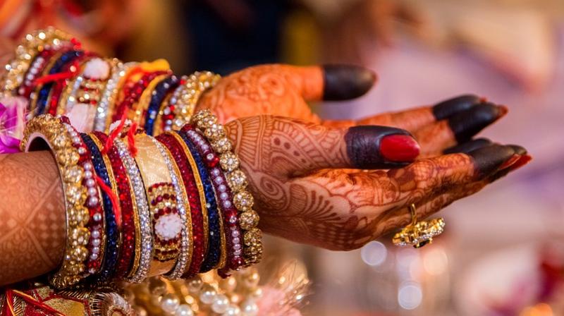 It was hosted by Indian diamond trader Mahesh Savani in Gujarat. Savani, who believes that giving away brides is a blessing from God. (Photo: Pixabay)