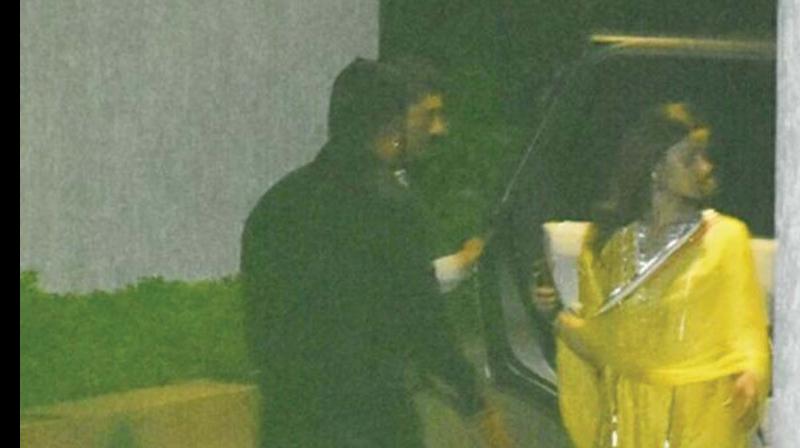 Alia Bhatt looks pretty in yellow as she visits beau Ranbir Kapoor at his residence