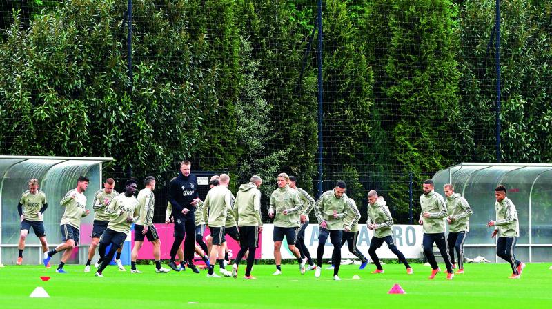 Ajax hopeful on David Neres fitness for return leg