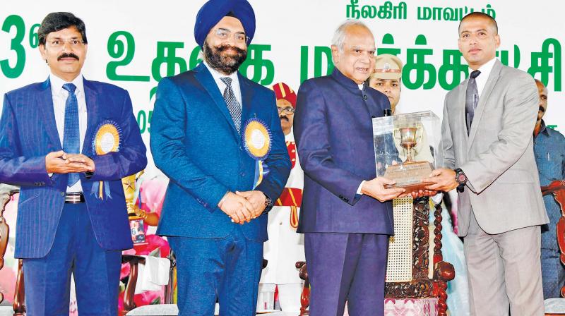 Have flower show in every district: Governor