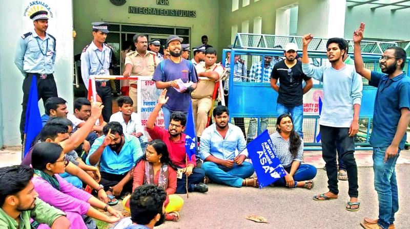 Hyderabad: Students protest for 23 vacant PhD seats
