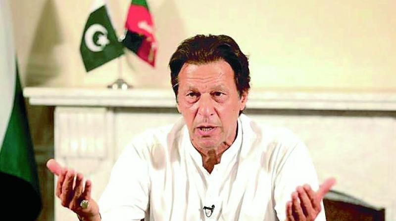 Imran and Army: How, in a year, Pak PM has learnt to be â€˜flexibleâ€™