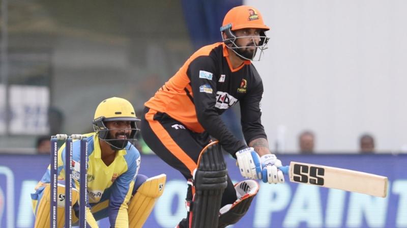 Murali Vijay surprises Ravichandran Ashwin after he bats left-handed; watch