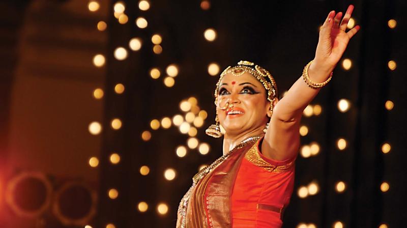 Actor Shobhana performs in front of Mysuru Palace on Friday as part of Dasara celebrations (Photo: KPN)