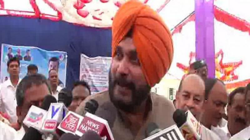 Traitor of Cong should be punished: Sidhu stands by his words