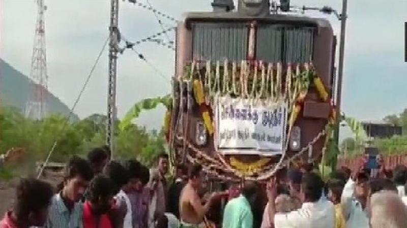 Train with 25 lakh litres of water reaches parched Chennai