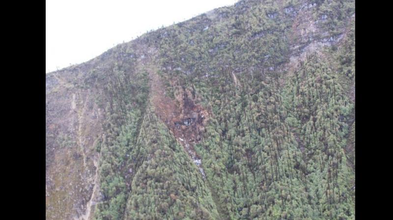 New photo suggests AN-32 aircraft slammed into mountain