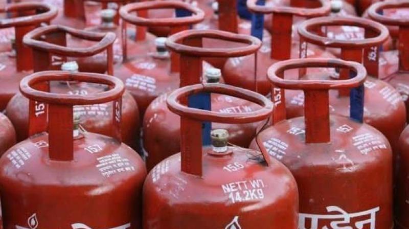 With LPG prices shooting up, over 1 lakh people who had given up their LPG subsidy under Modi governments  Give it up  campaign are once again opting to take up subsidy.