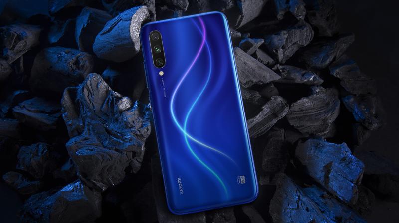Mi A3 features Sonys 48MP IMX586 sensor, coupled with an 8MP ultra-wide and a 2MP depth sensor.