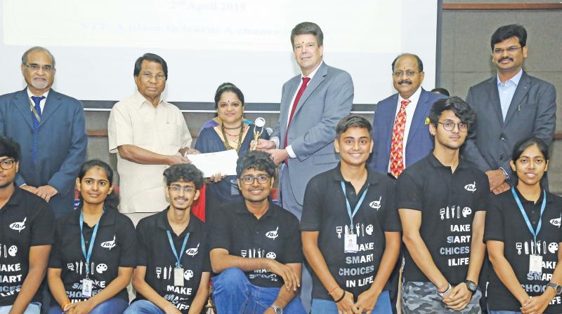 US envoy exhorts students to win American scholarships