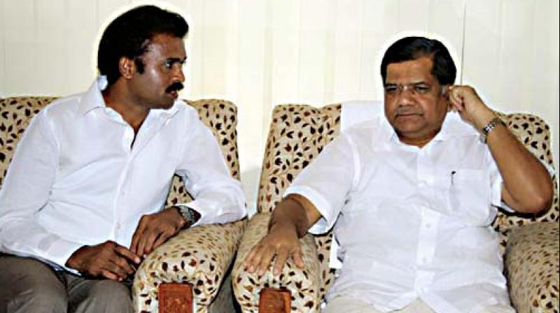 B Sriramulu will lead the charge again, says Jagadish Shettar