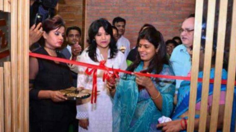 UP Minister Swati Singh inaugurated the bar called 'Be the Beer' in Lucknow's Gomti Nagar area on May 20. (Photo: ANI/Twitter)