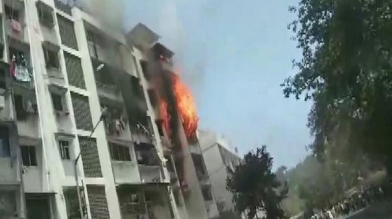 2 injured as fire breaks out after gas cylinder blast in Mumbai