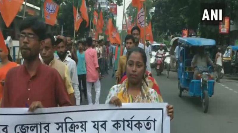 Political protests over dead worker in Bengal, both BJP, TMC claim he was theirs