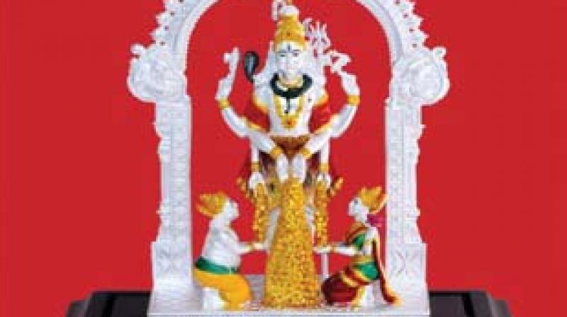 Bengaluru: C Krishniah Chetty crafts limited edition idols for Akshaya Tritiya