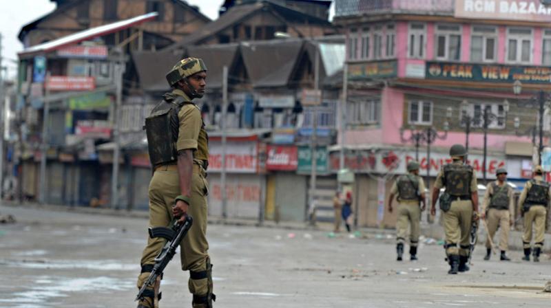 Their departure coincided with a major crackdown by the Indian government, including the arrival of tens of thousands more troops in Kashmir, the detention of hundreds of local leaders and activists, the severing of phone and internet links. (Photo: AFP)