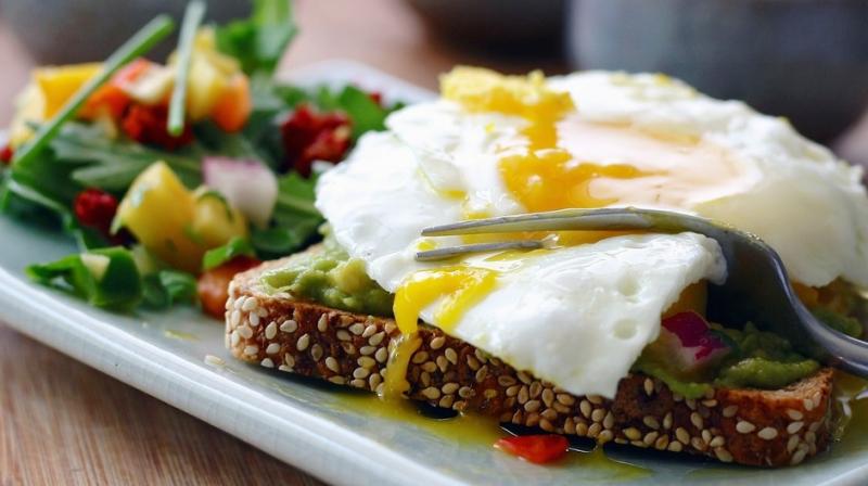 Low-carb, high-fat breakfast beneficial to diabetics