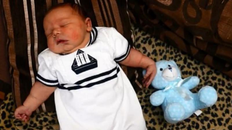 Verborgen metro vergelijking Newborn weighing 6 kg is heaviest baby born in a decade