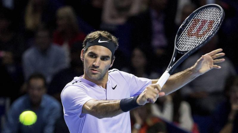 Nitto ATP Finals: Roger Federer beats Alexander Zverev to secure semifinal spot