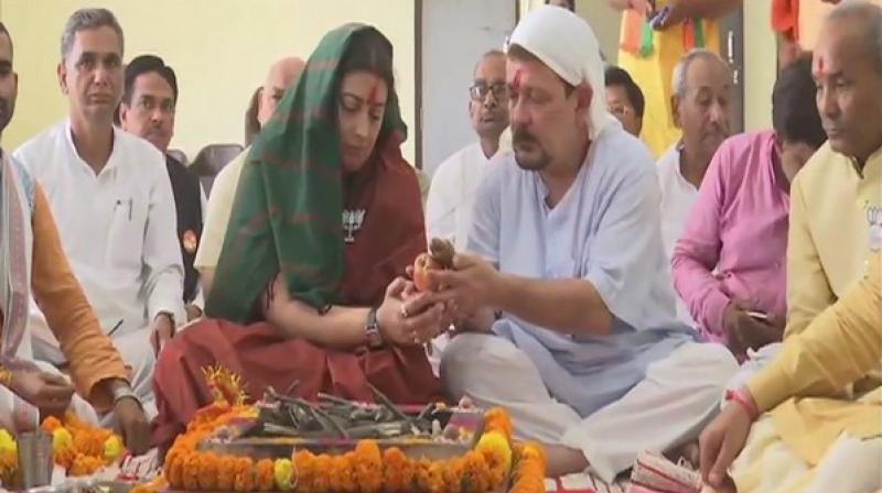 Smriti Irani performs \puja\ ahead of filing nomination from Amethi LS seat
