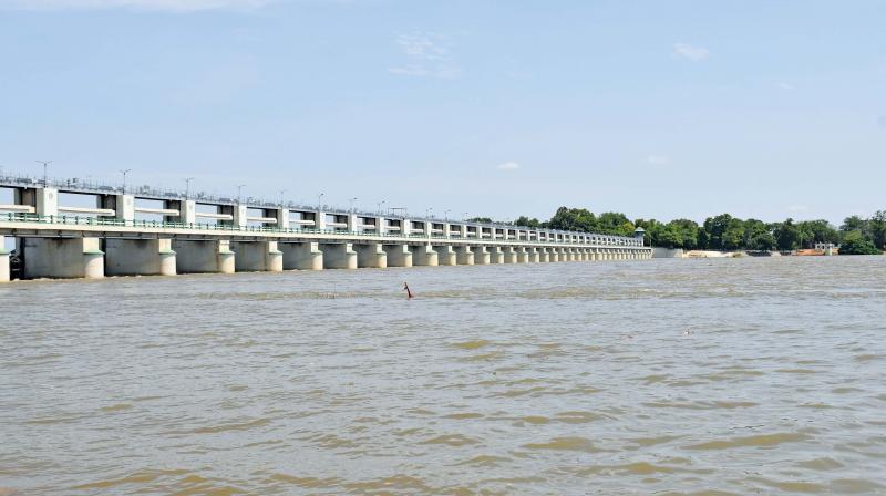 Surging Cauvery doesnâ€™t deter tourists