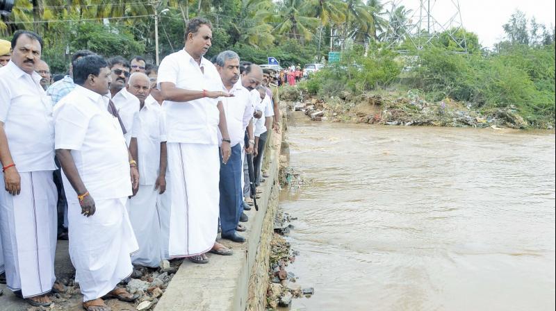 SP Velumani inspects flood-hit areas in Kovai