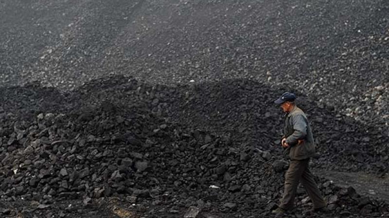33 workers trapped after explosion in China coal mine