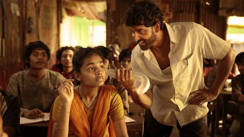 Hrithik Roshan introduces his two students from \Super 30\, check out photo