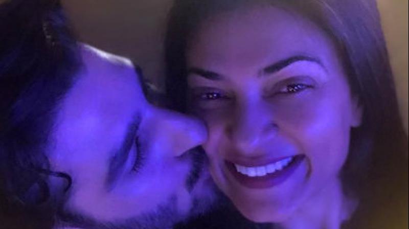 Sushmita Sen\s BF Rohman tells what he loves about her in this cosy pic; check out