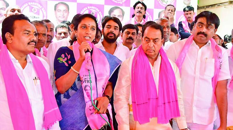 Lok Sabha polls 2019: TRS lures leaders to cut rival votes