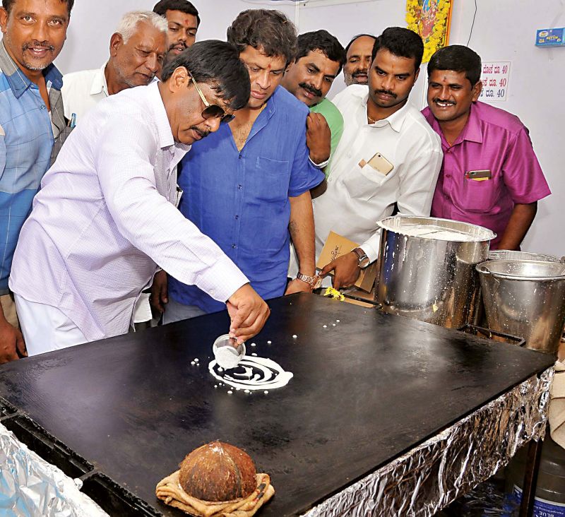 Mysuru district in-charge minister H.C. Mahadevappa  launches Food Dasara' (Photo: KPN)