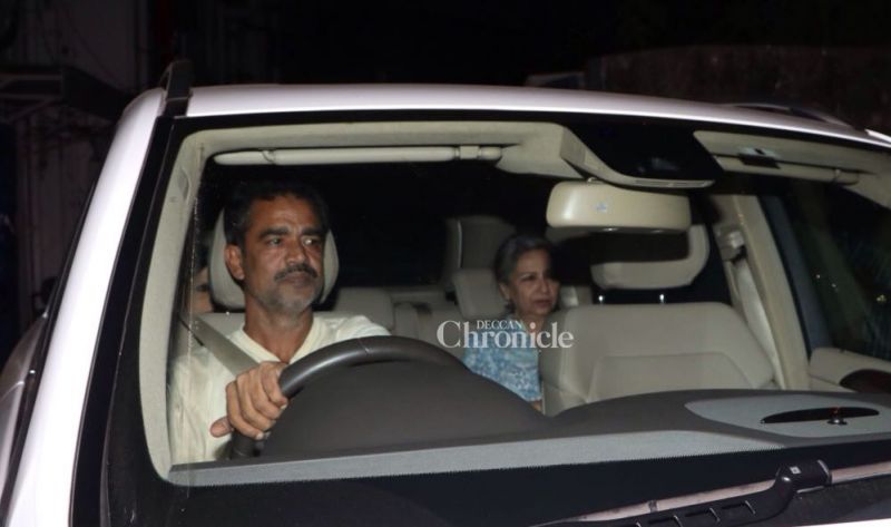 Pictures: Saif, Karisma, Kapoors visit Kareena after new arrival in family