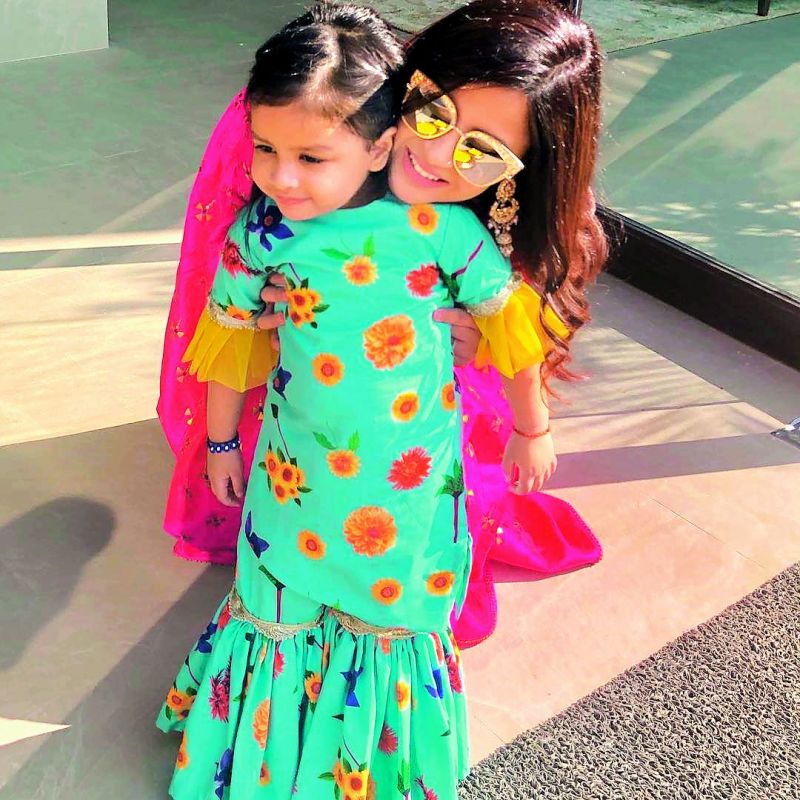 Sakshi Dhoni with daughter, Ziva