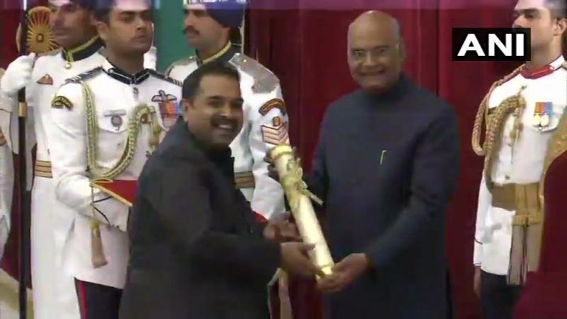 President Ram Nath Kovind confers Padma Shri award upon singer and music director Shankar Mahadevan (Photo: ANI | Twitter)