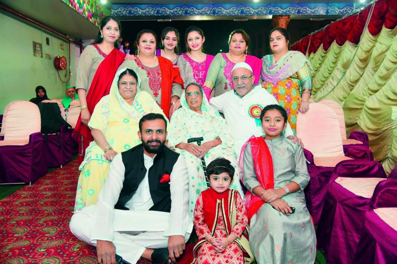 Md Imran with his entire family.