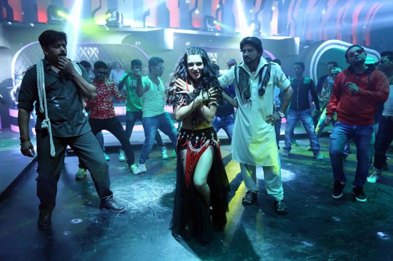  Ravi Kishan to make his Gujarati film debut, shoots for special song