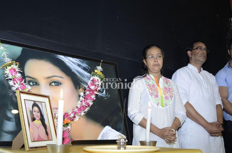 Parents, friends remember Pratyusha Banerjee on first death anniversary Parents, friends remember Pratyusha Banerjee on first death anniversary