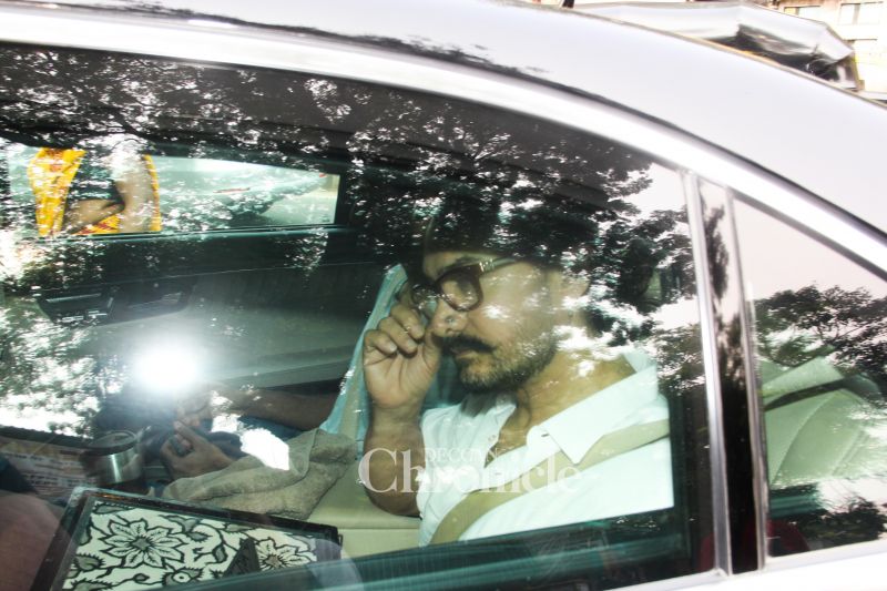 Aamir, others pay last respects to Ranis father Ram Mukherjee at funeral