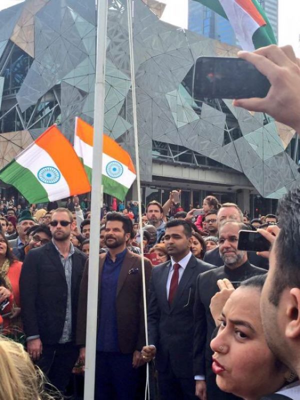 Bollywood stars display their patriotic side on the occasion of Independence Day