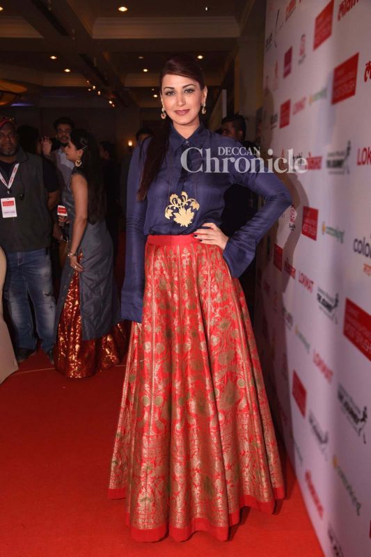 Hrithik, Sonam, Tiger, Radhika, others make fashion statement at awards show Hrithik, Sonam, Tiger, Radhika, others make fashion statement at awards show