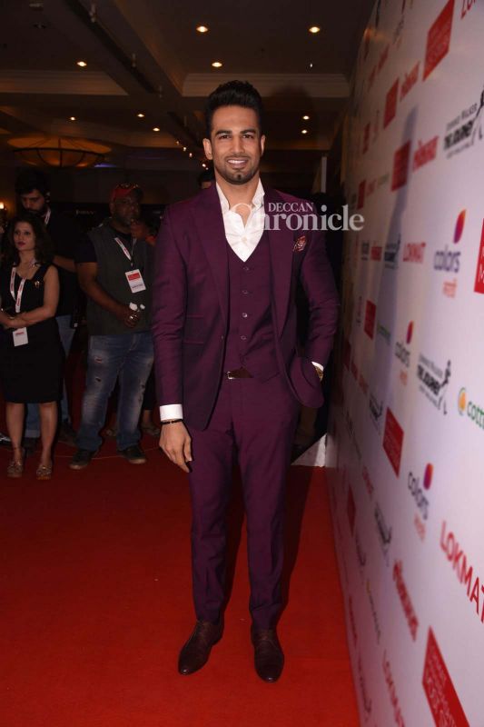 Hrithik, Sonam, Tiger, Radhika, others make fashion statement at awards show Hrithik, Sonam, Tiger, Radhika, others make fashion statement at awards show