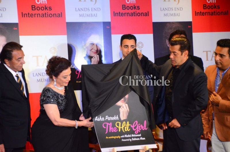 Salman Khan, other stars launch Asha Parekhs autobiography Salman Khan, other stars launch Asha Parekhs autobiography