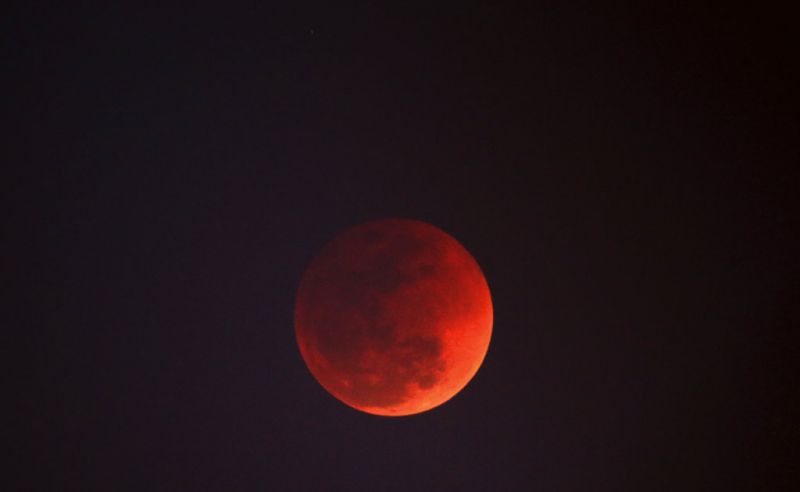 Check out the Super Blue Blood Red Moon at five different parts of the world