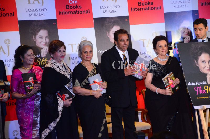Salman Khan, other stars launch Asha Parekhs autobiography Salman Khan, other stars launch Asha Parekhs autobiography